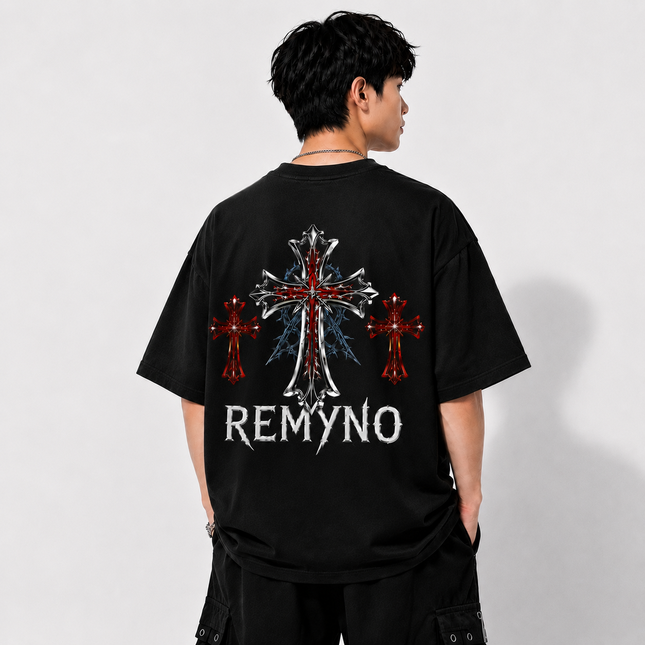 Cotton T-shirt with "REMYNO" brand logo print.